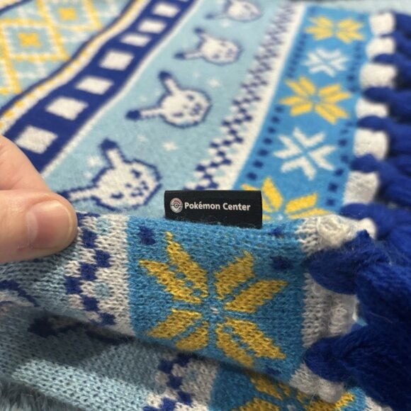 Pokemon Centre 2013 Pikachu muffler Scarf - Picture 2 of 2